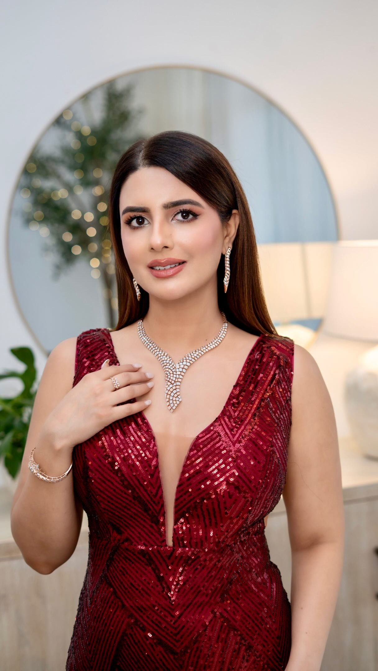 Reshu Malhotra, celebrity and bridal makeup artist based in Dubai